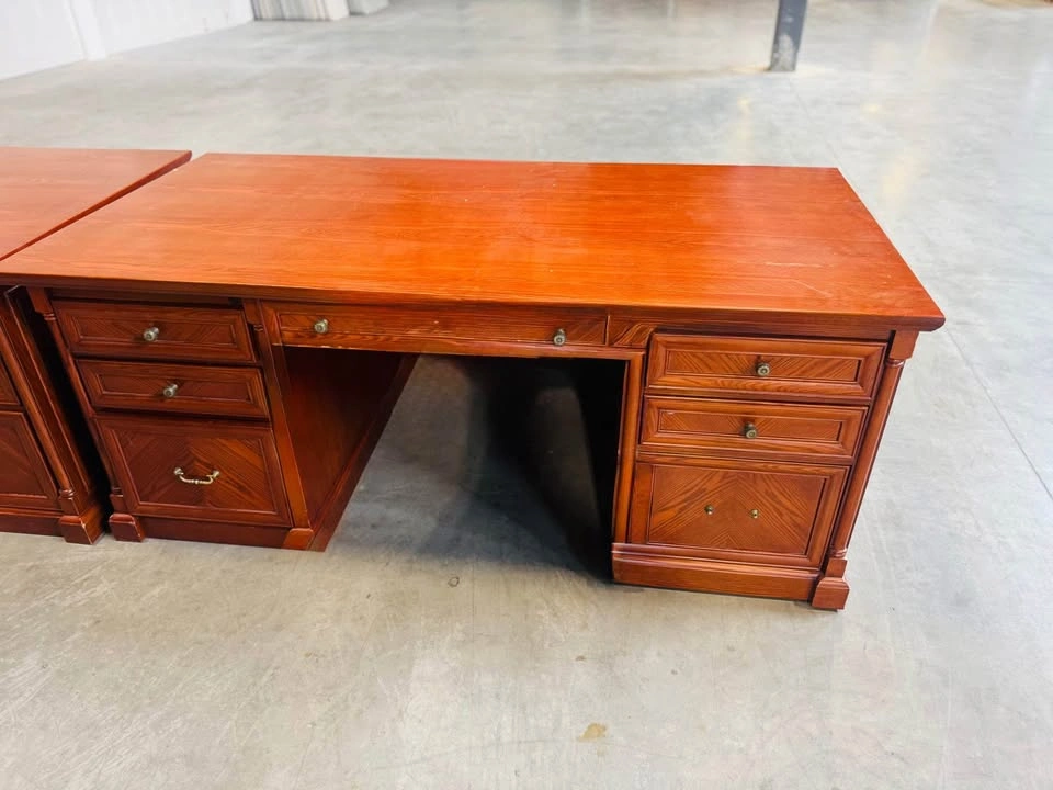 Solid Wood Executive Desk – Excellent Condition