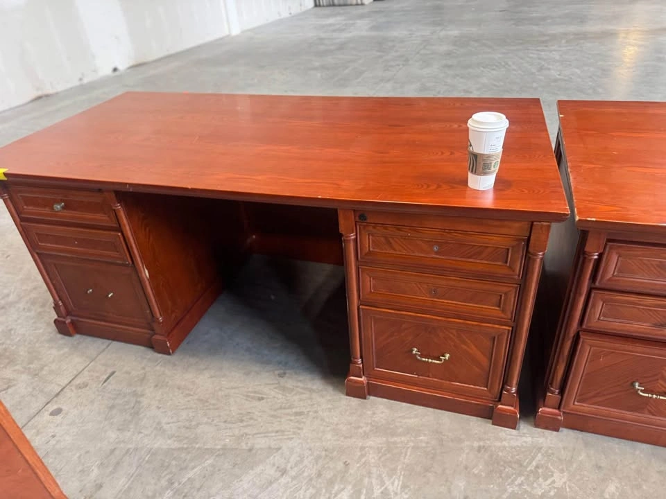 Solid Wood Executive Desk – Excellent Condition
