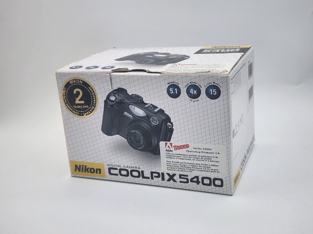 Nikon Coolpix 5400 Digital Camera – Complete Set w/ Box