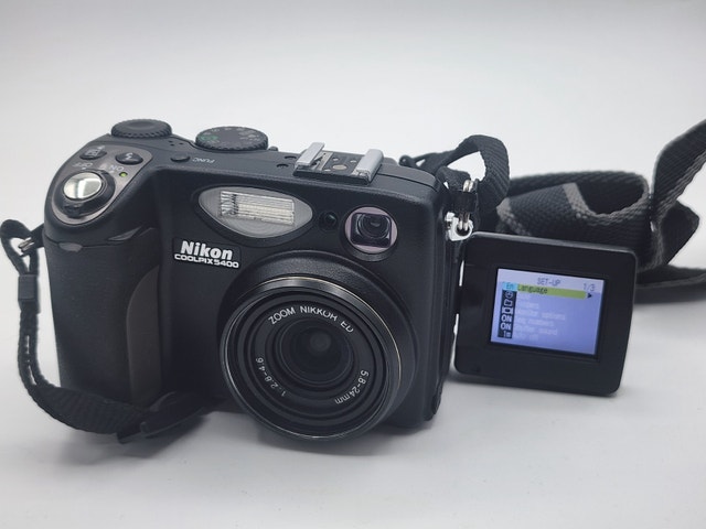 Nikon Coolpix 5400 Digital Camera – Complete Set w/ Box - photo 2