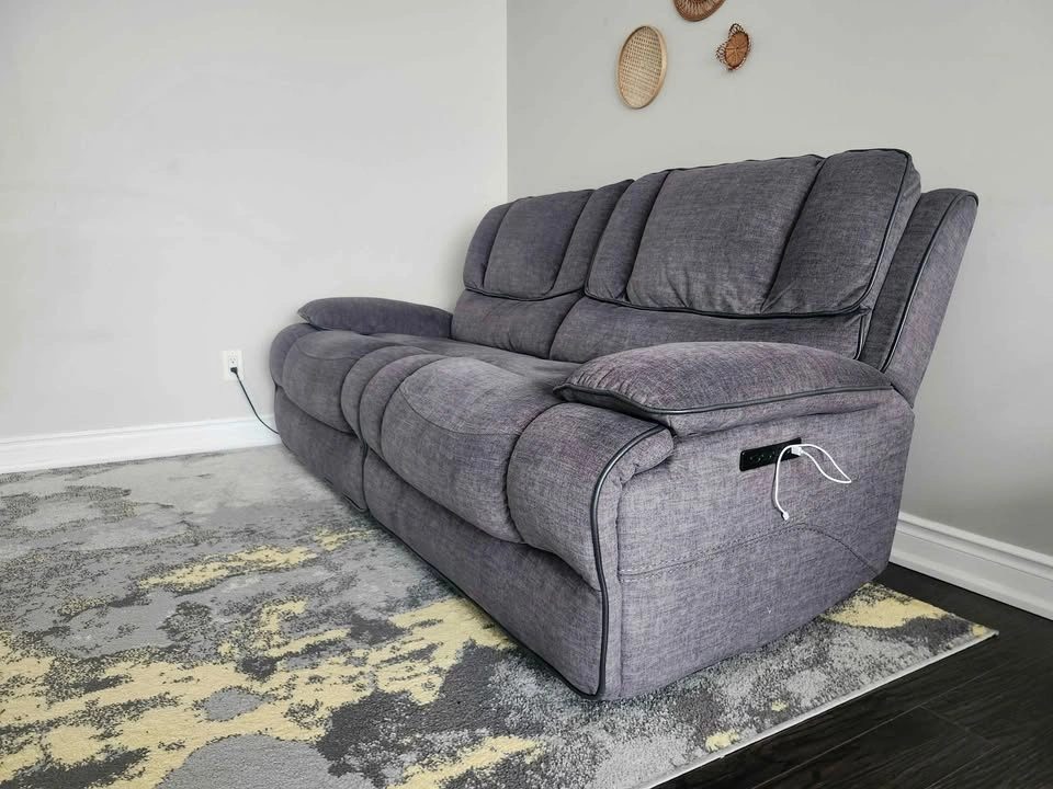 Plush grey power recline sofa with USB port - photo 2