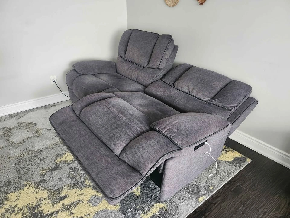 Plush grey power recline sofa with USB port - photo 4