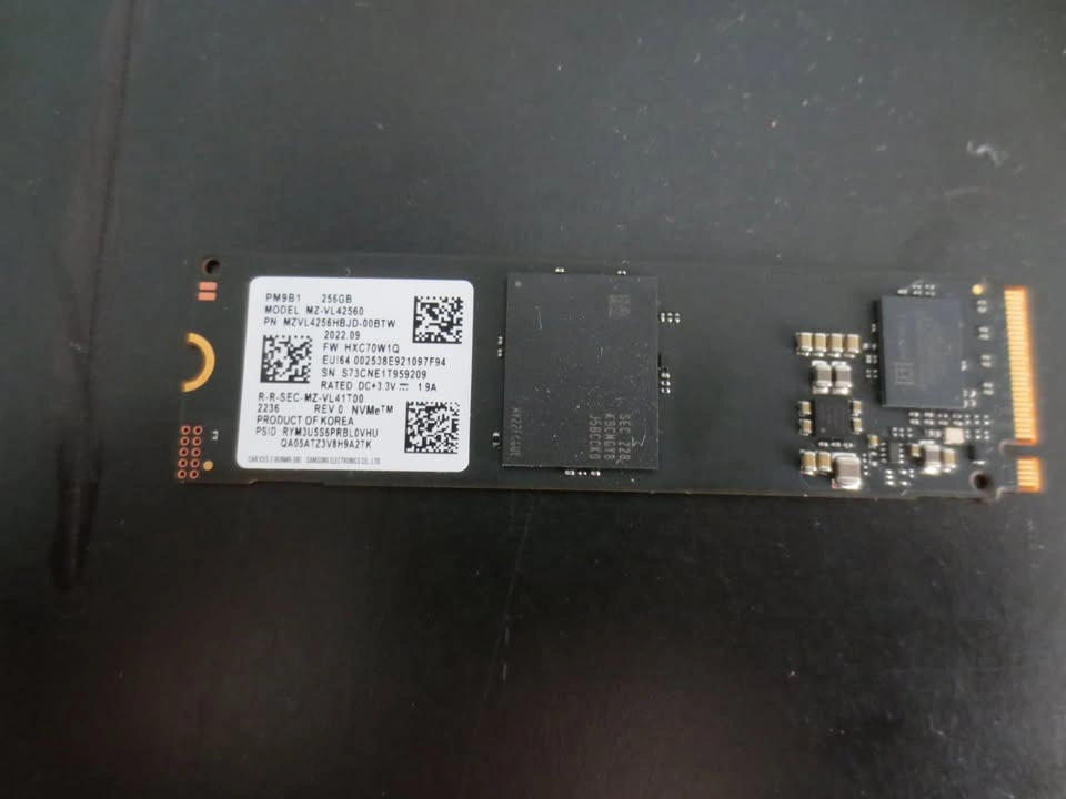 Samsung M.2 PCIe SSD 256GB - photo 2