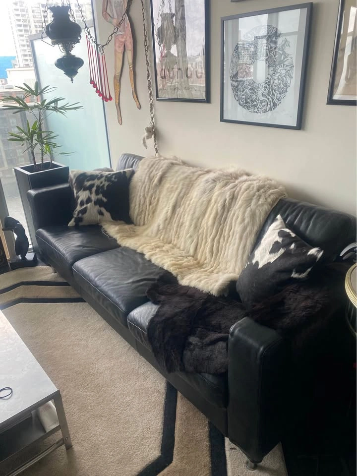Black leather couch - photo 2