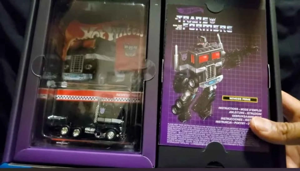Hot Wheels Exclusive Nemesis Prime (Rare!) MIB - photo 3