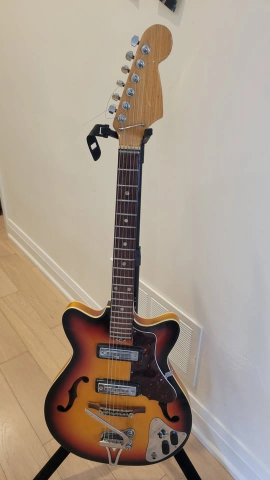 $300 Harmony/Teisco EP-7 Style Electric Guitar – Sunburst - photo 2