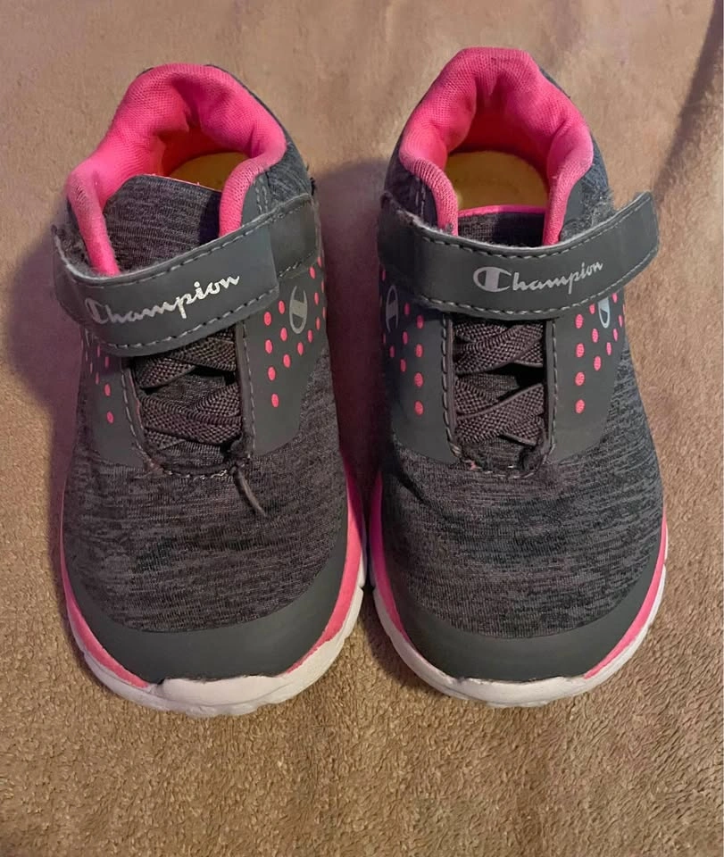 Girls/toddler/kids running shoes