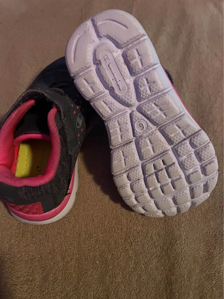 Girls/toddler/kids running shoes - photo 2