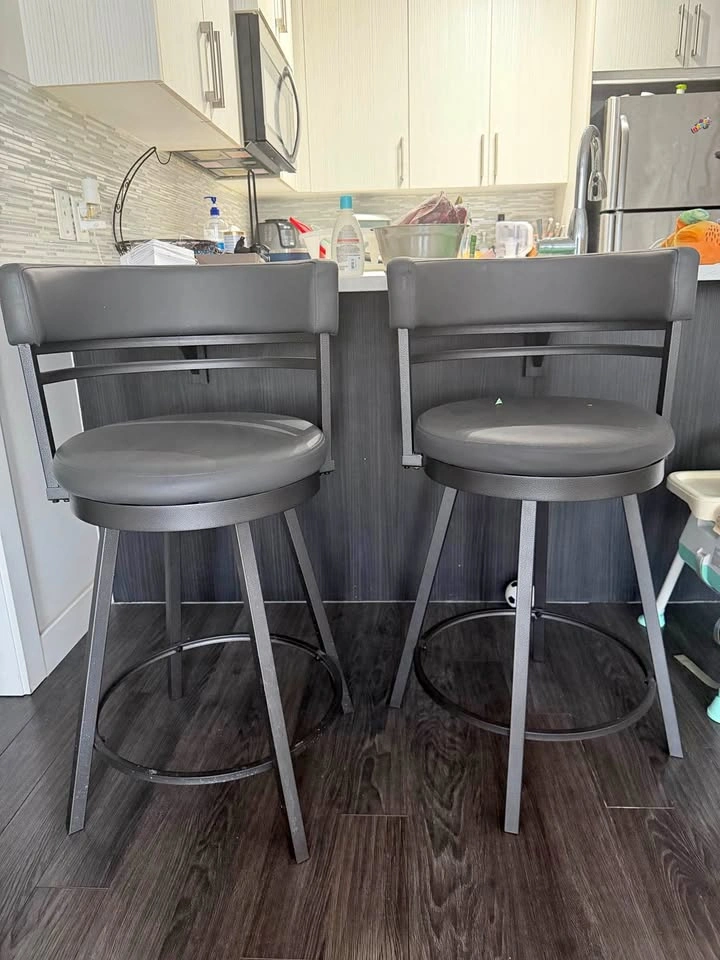 Island bar stool