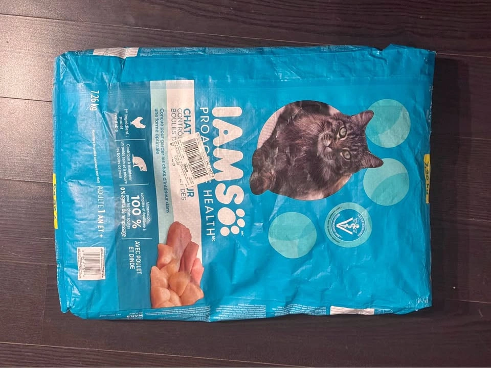 IAMS Indoor Cat Food 7.26kg Chicken & Turkey