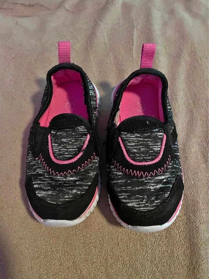Girls/Toddler Running Shoes Size 5