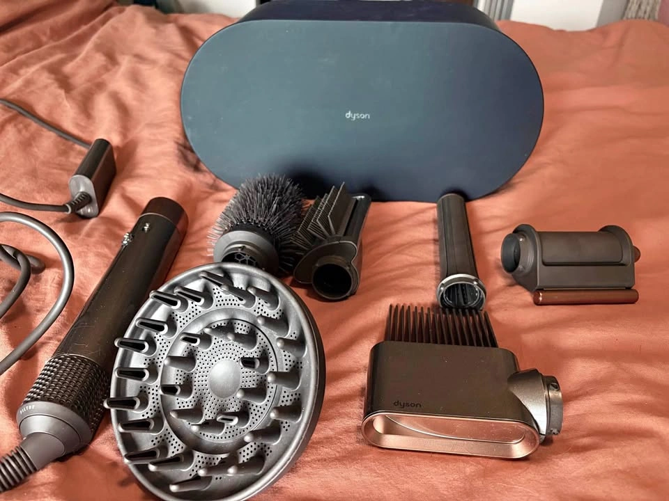 DYSON AIRWRAP (new)