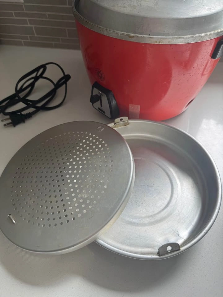 Vintage Tatung Rice Cooker in red. 1.8 L - photo 2