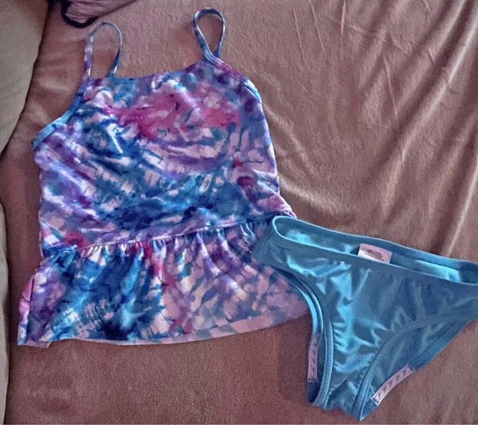 Girls/kids SPEEDO swimsuit/bathing suit