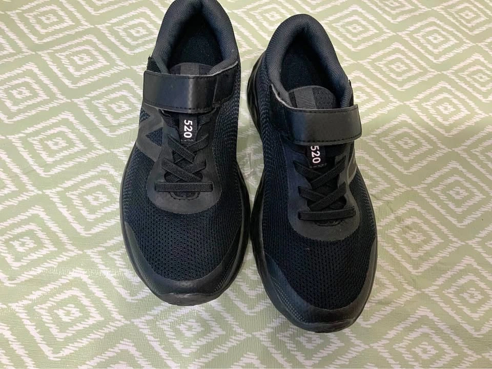 Girls NEW BALANCE 520 Running Shoes/Sneakers
