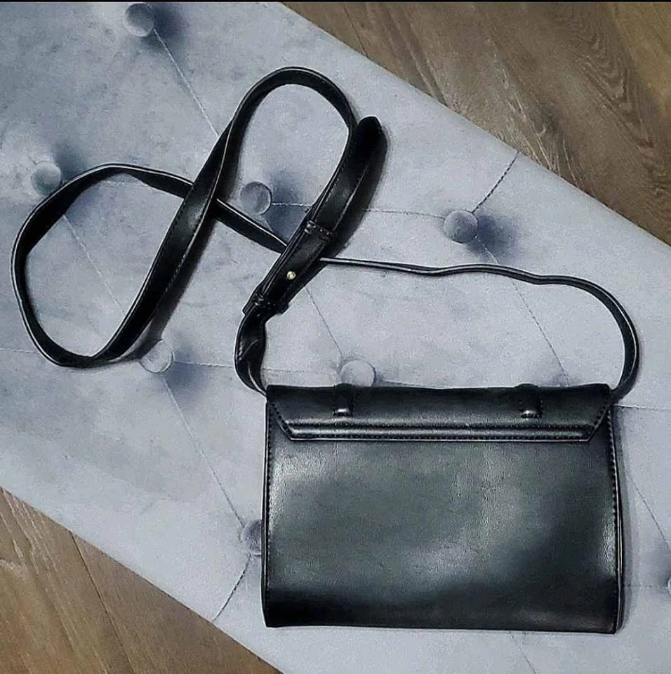 Forever 21 Faux Leather Crossbody Bag - photo 2