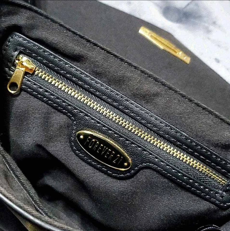 Forever 21 Faux Leather Crossbody Bag - photo 4
