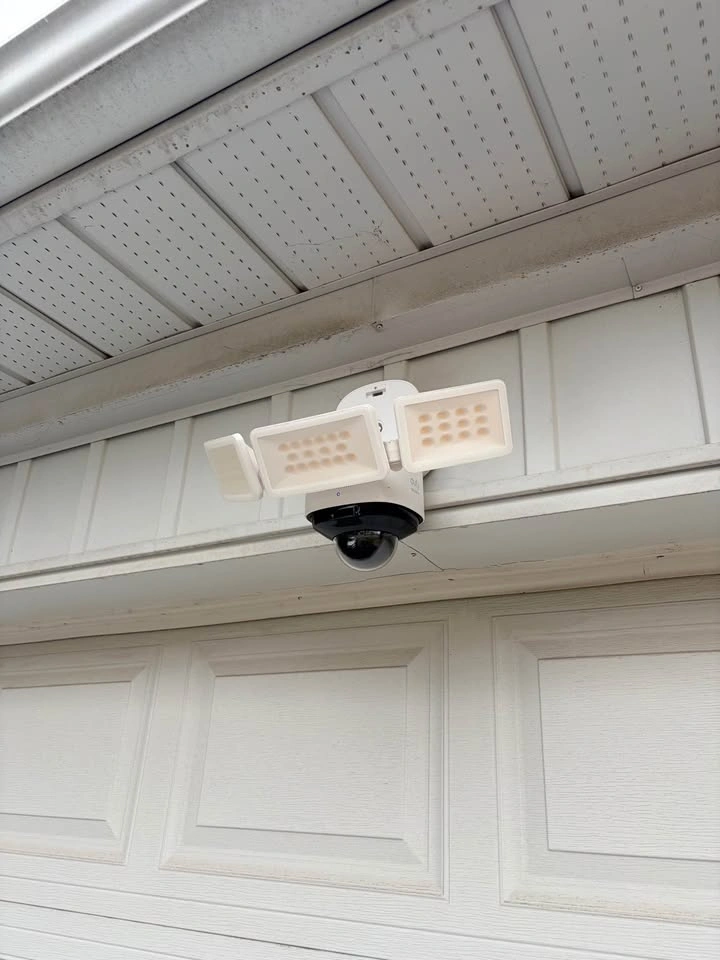 Eufy Security Floodlight Camera & HomeBase - photo 2