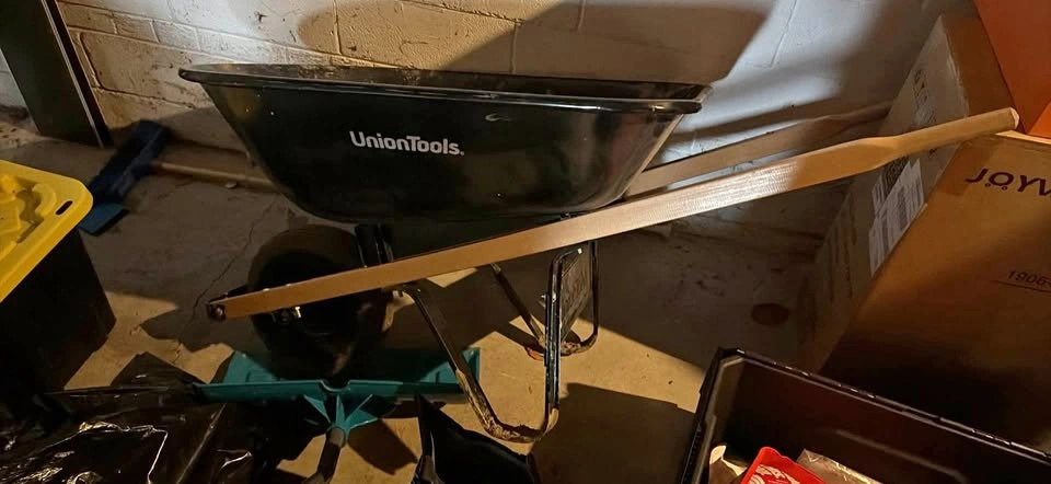 UnionTools 5 cu ft Steel Wheelbarrow