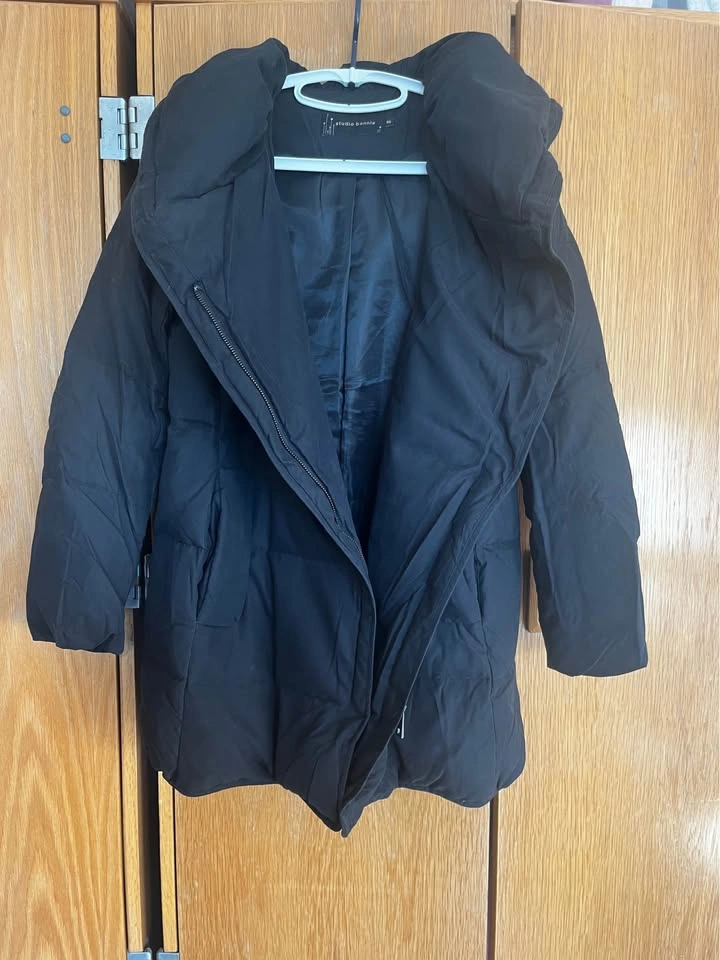 Black winter puffer jacket from Korea - photo 3