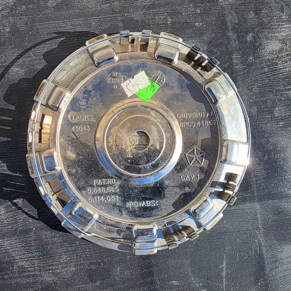 Chrysler 300 Center Caps (2005-2010) - photo 3