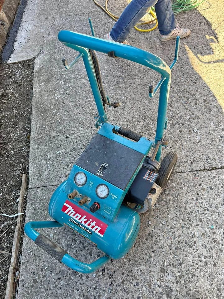 Makita MAC5200 Air Compressor