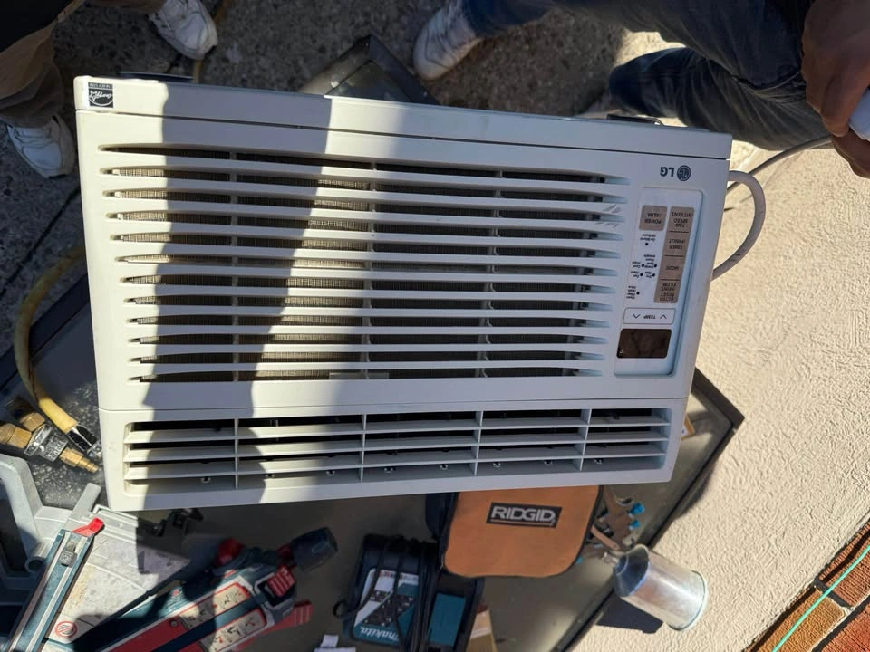 LG 6,000 BTU Window Air Conditioner LW6014ER - photo 2