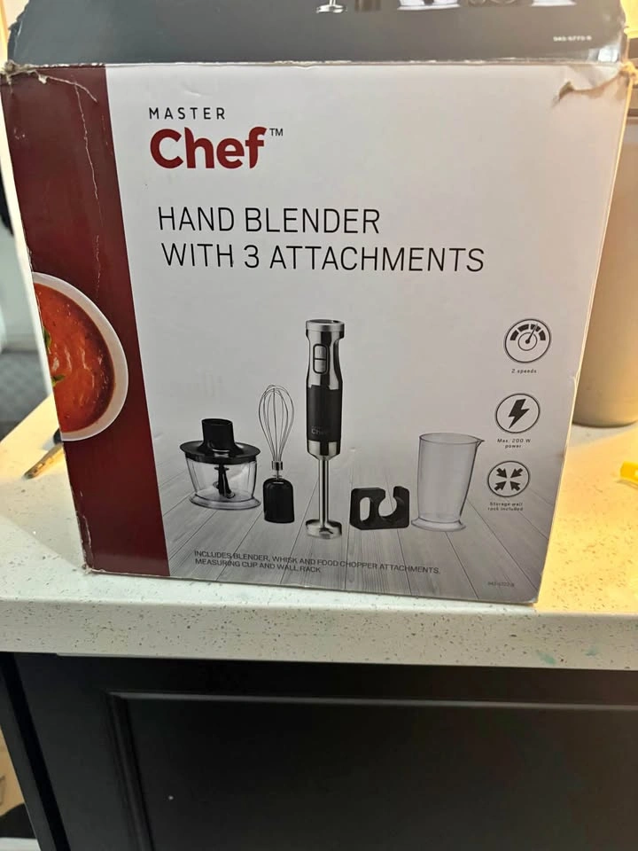 Hand blender with 3 attachments
