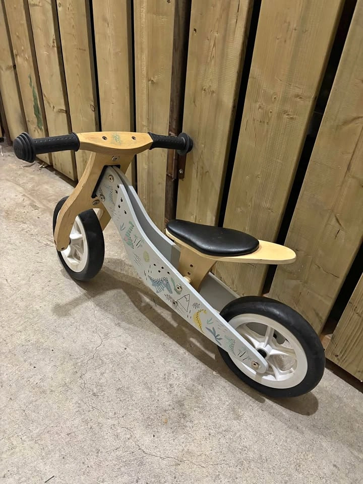 Wood balance bike