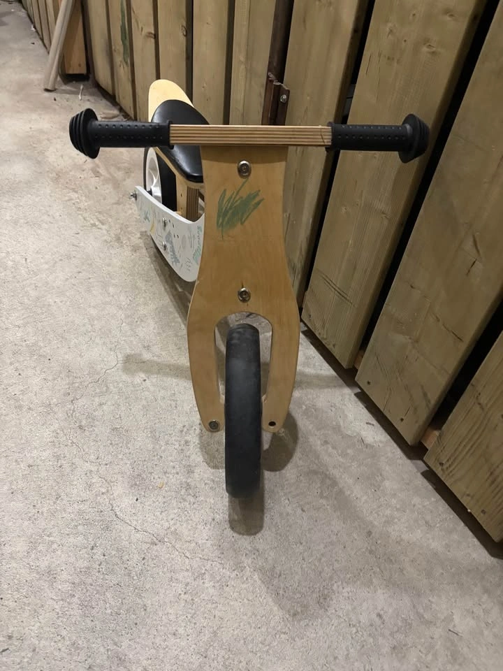 Wood balance bike - photo 3