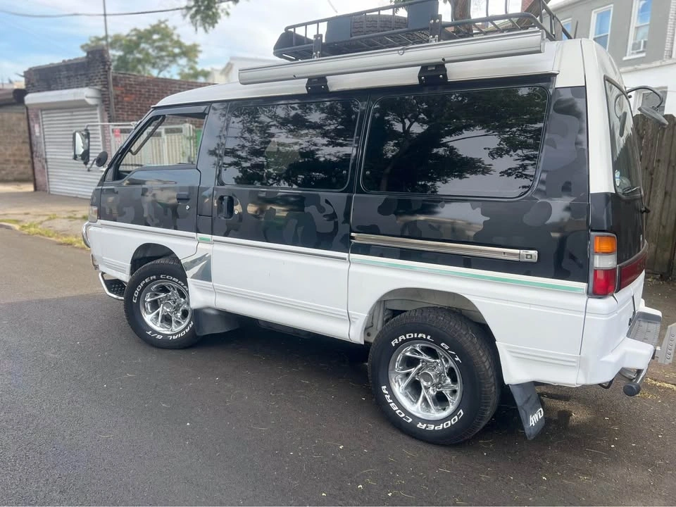 1997 Mitsubishi Delica Star Wagon L300 4x4 - photo 2