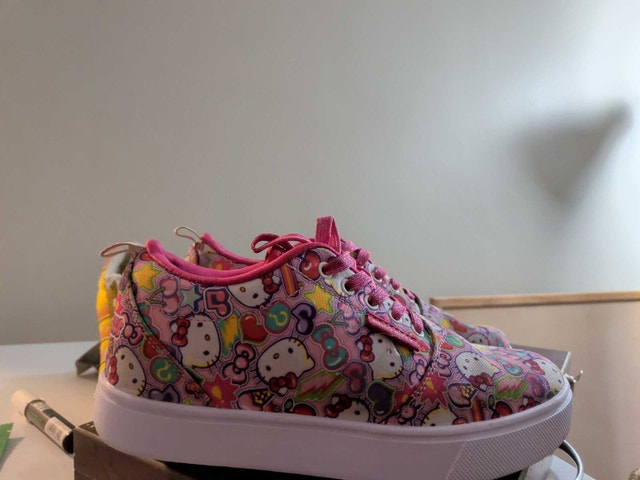 Hello Kitty Heelys