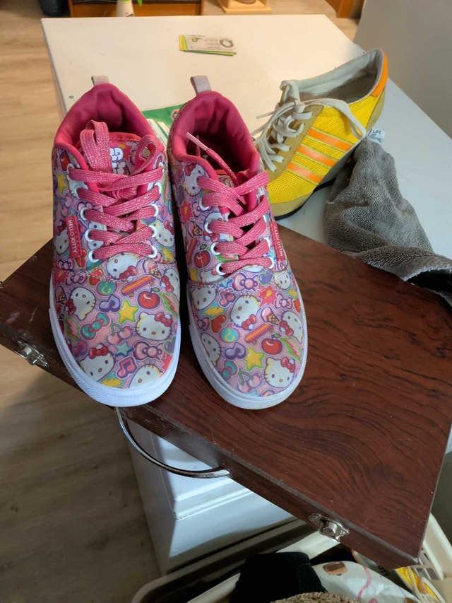 Hello Kitty Heelys - photo 2