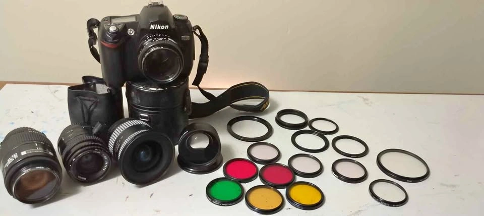 Nikon D70 DSLR Camera Bundle