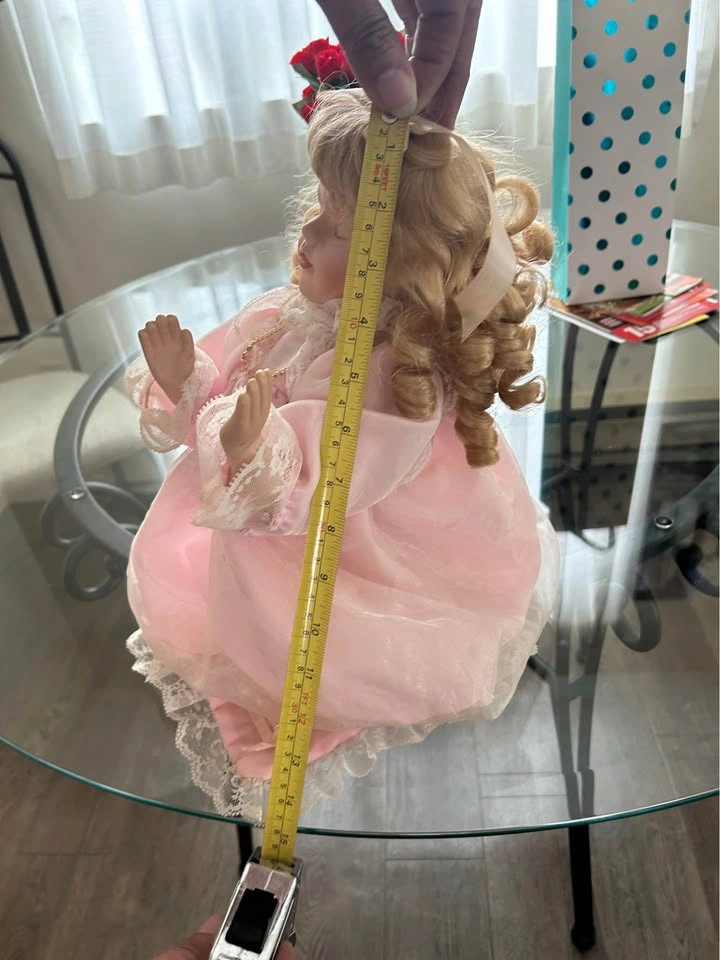 Porcelain prayer doll - photo 2