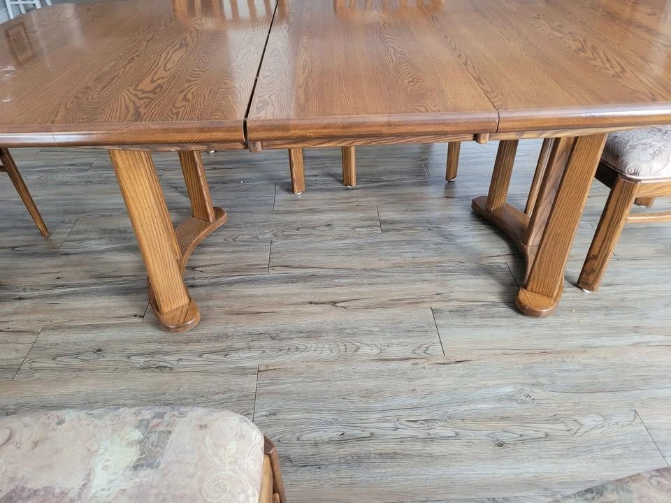 Solid dark wood kitchen table and 6 chairs - photo 5