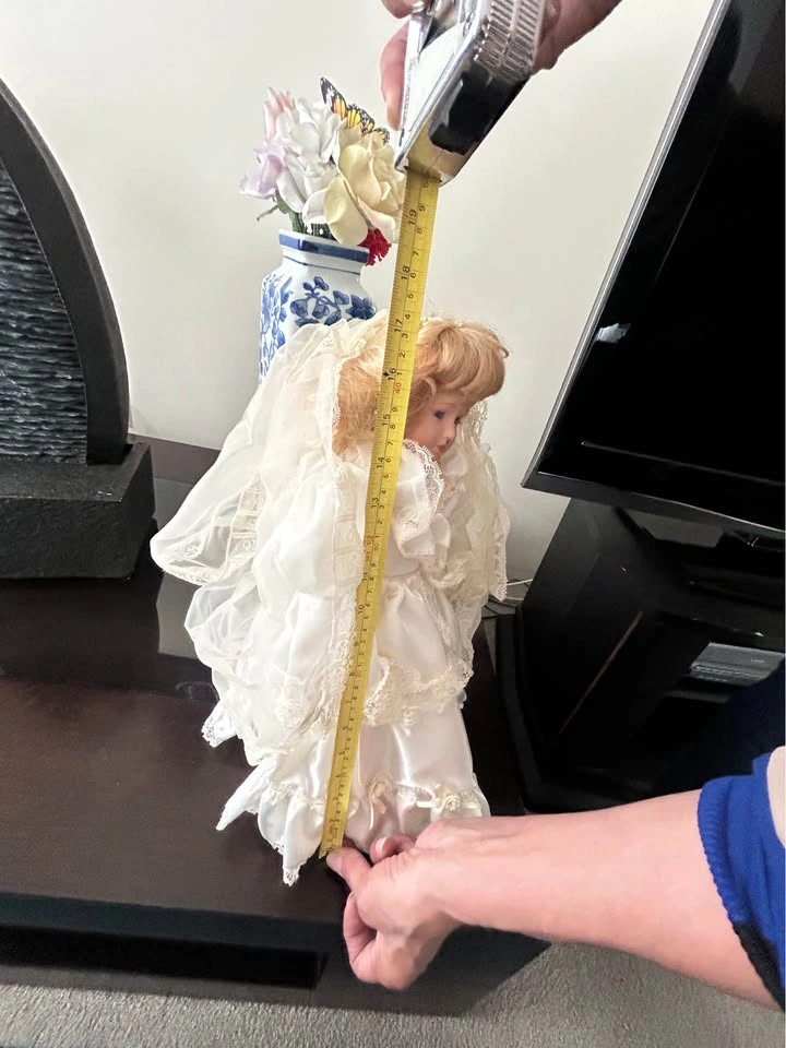 Porcelain Bride Doll - photo 5