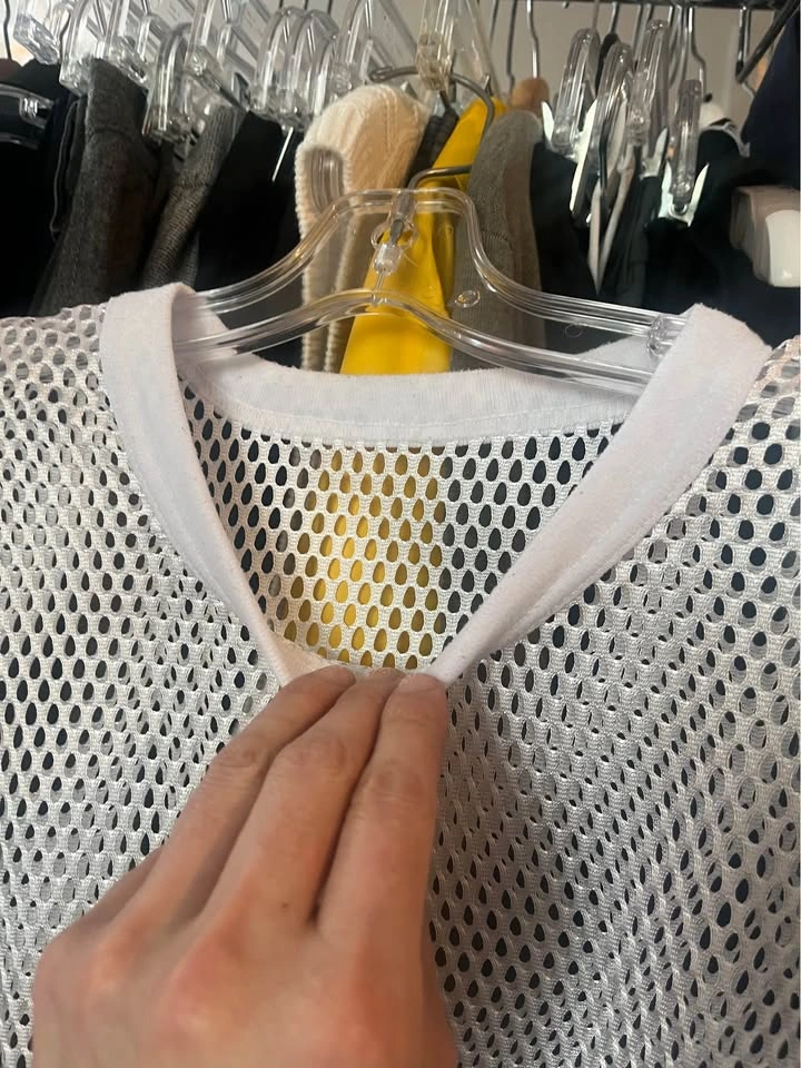 White mesh tee, size medium - photo 3