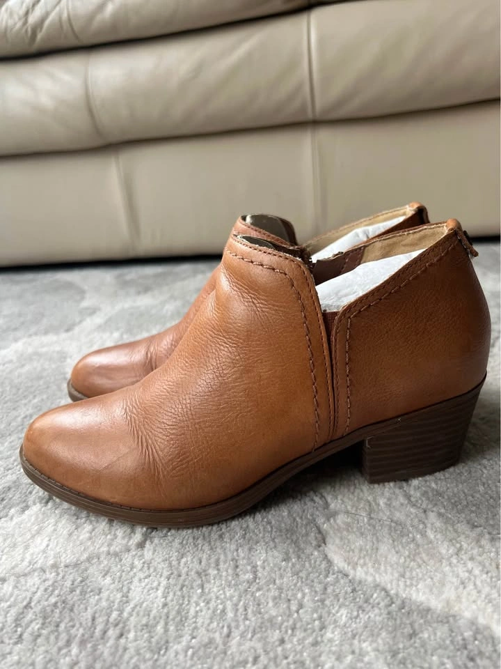 Naturalizer Zarie Ankle Boot Size 7 - photo 2