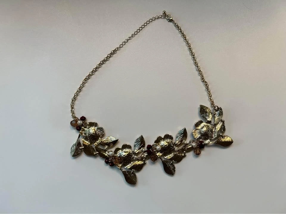 Gold Floral Statement Necklace - photo 2