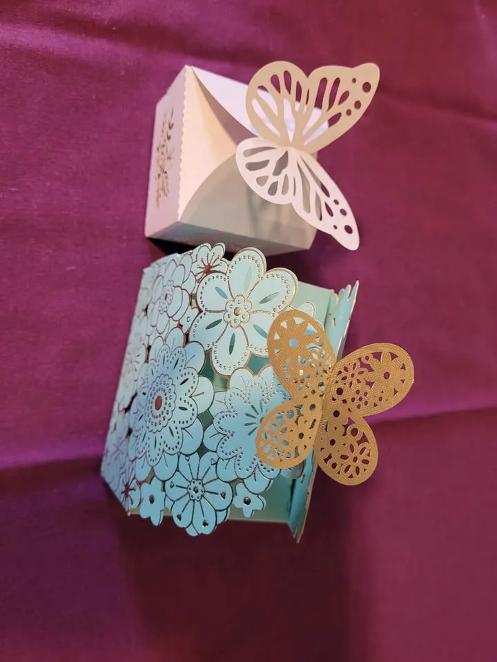 Party favour boxes in different sizes and colours image indicator(3)