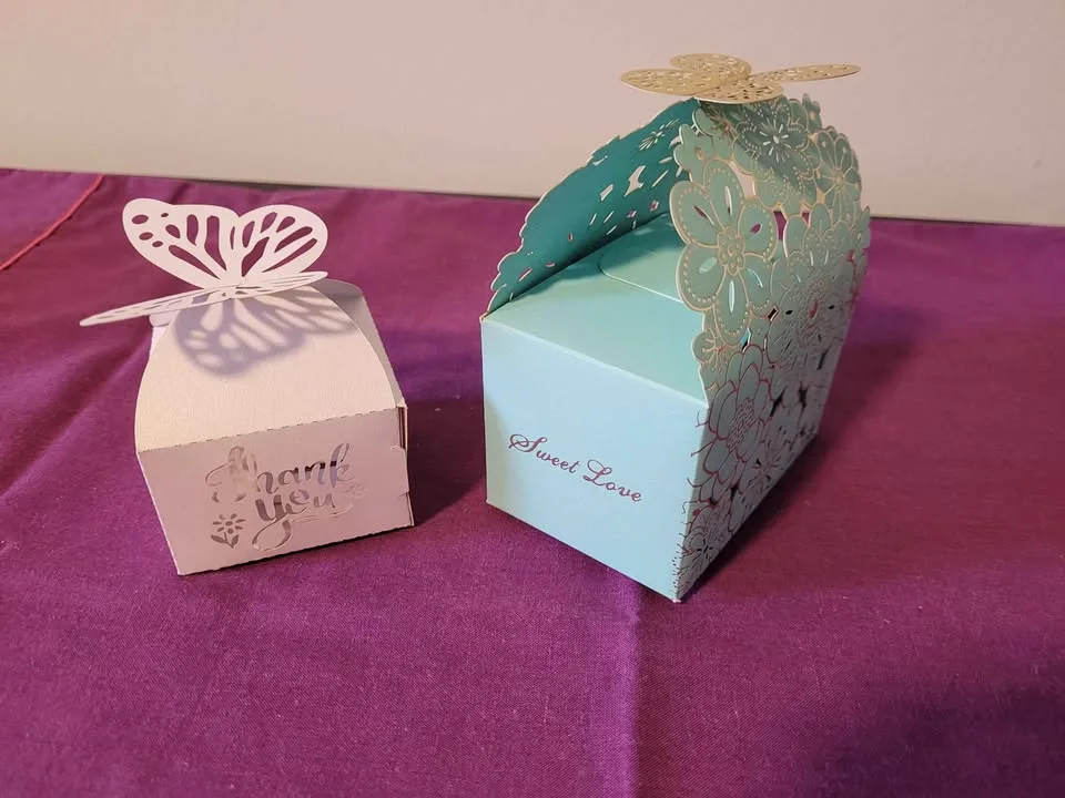 Party favour boxes in different sizes and colours image indicator(4)