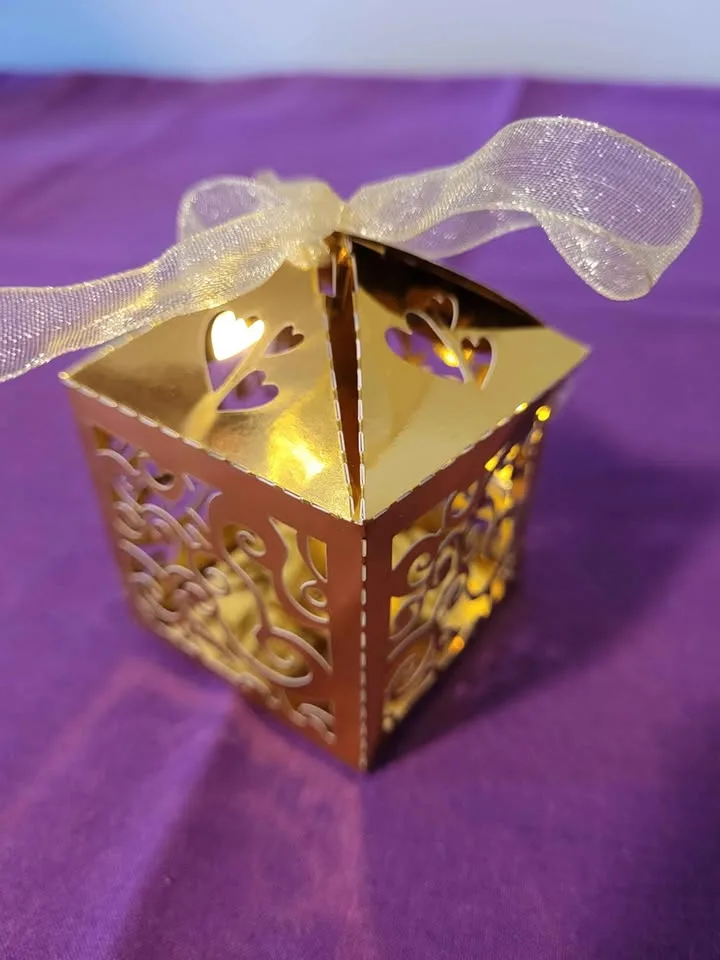 Party favour boxes in different sizes and colours image indicator(5)