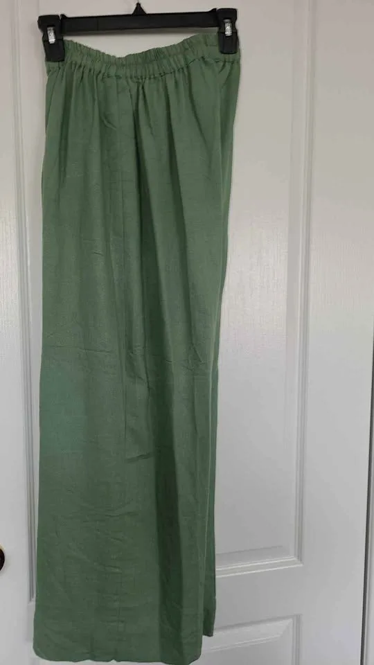 Breeze 3 pc gown suit image indicator(2)