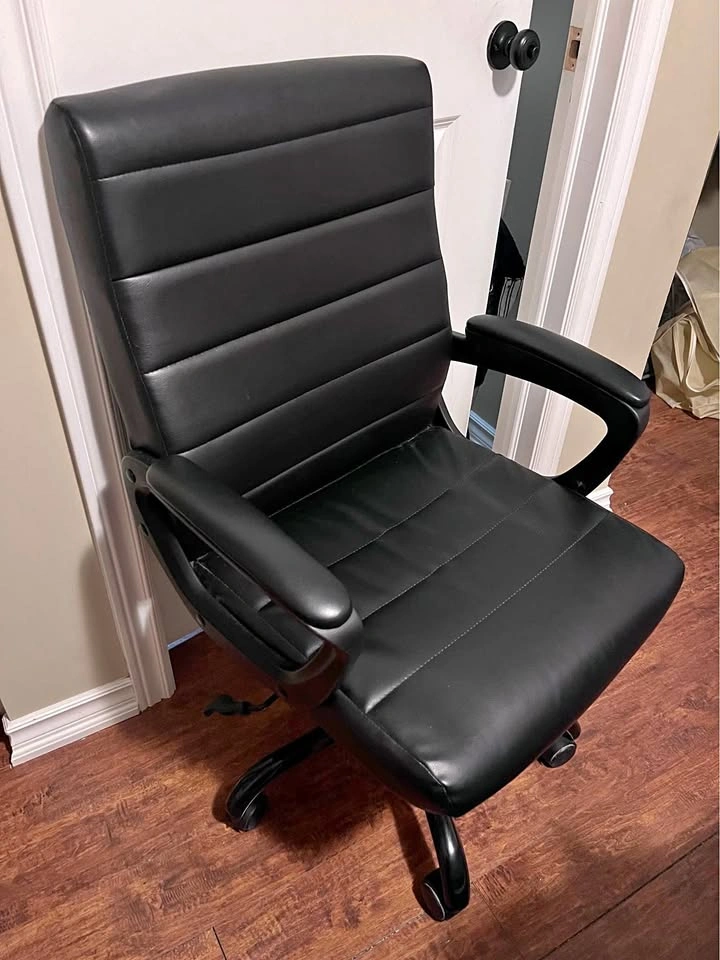 Office chair - height adjustable