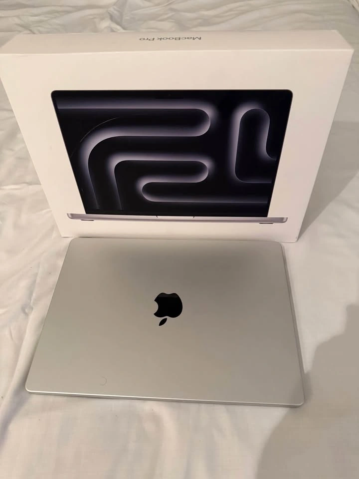 MacBook Pro 14" M4 - 16GB RAM - 512GB SSD - Like New - photo 4
