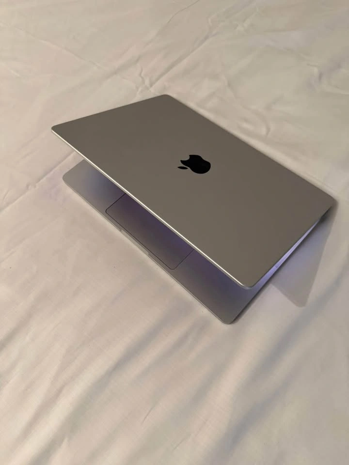MacBook Pro 14" M4 - 16GB RAM - 512GB SSD - Like New - photo 5
