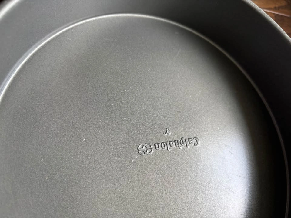 Calphalon Nonstick Round Cake Pan 9-inch - photo 3