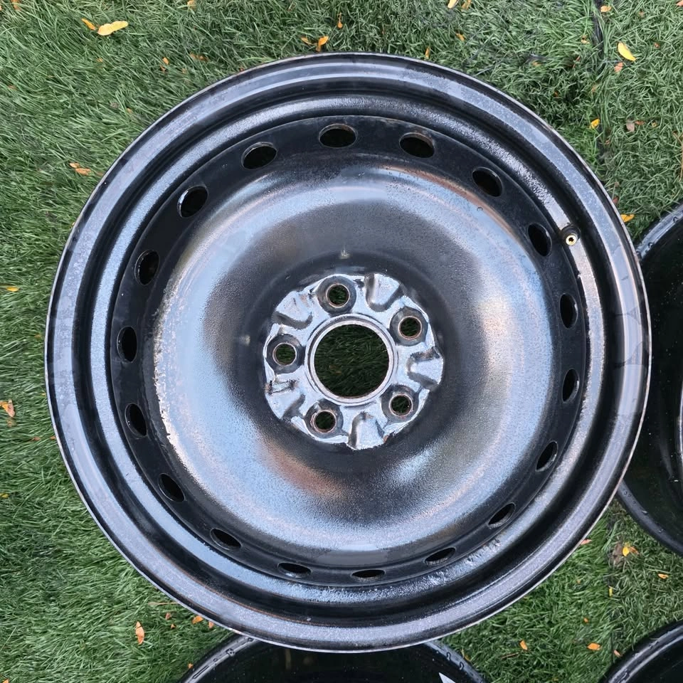 four 18 inch steel rims 5x120 - photo 3