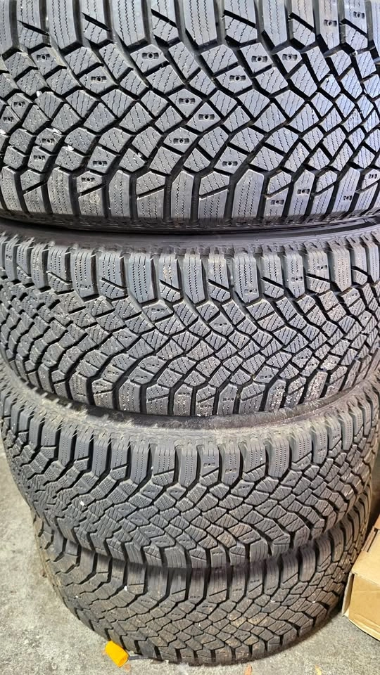 215/55/17 Continental Winter Tires w/ Rims & Sensors